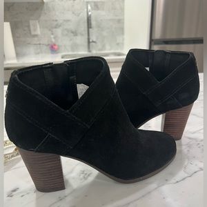 Koolaburra by Ugh -Suede Ankle Boots